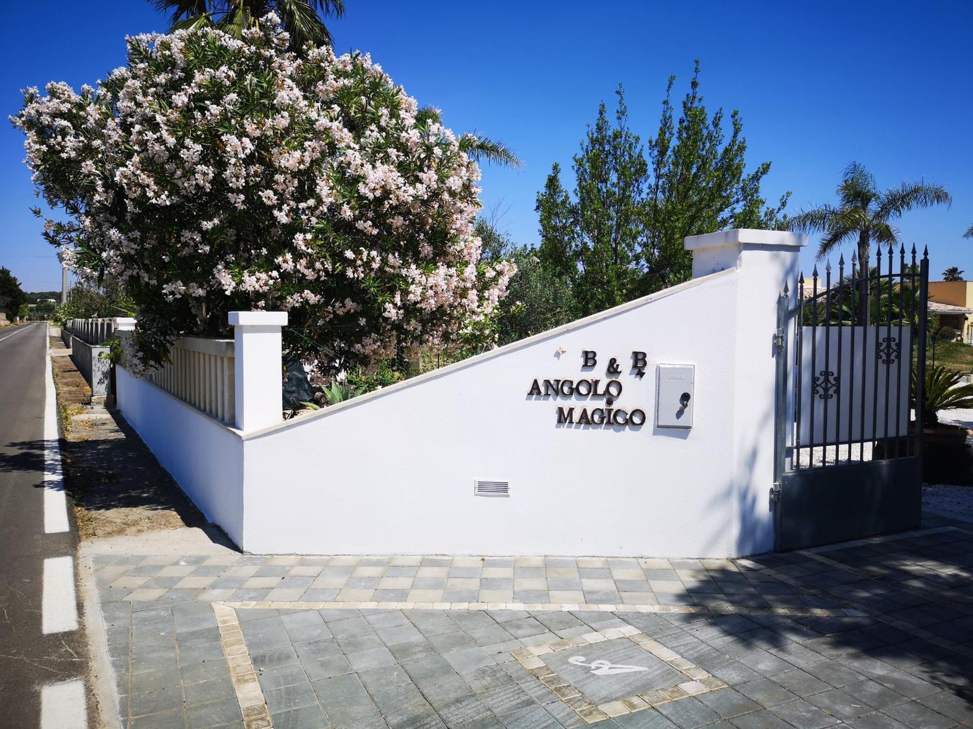 B&B Angolo Magico Parabita Dış mekan fotoğraf