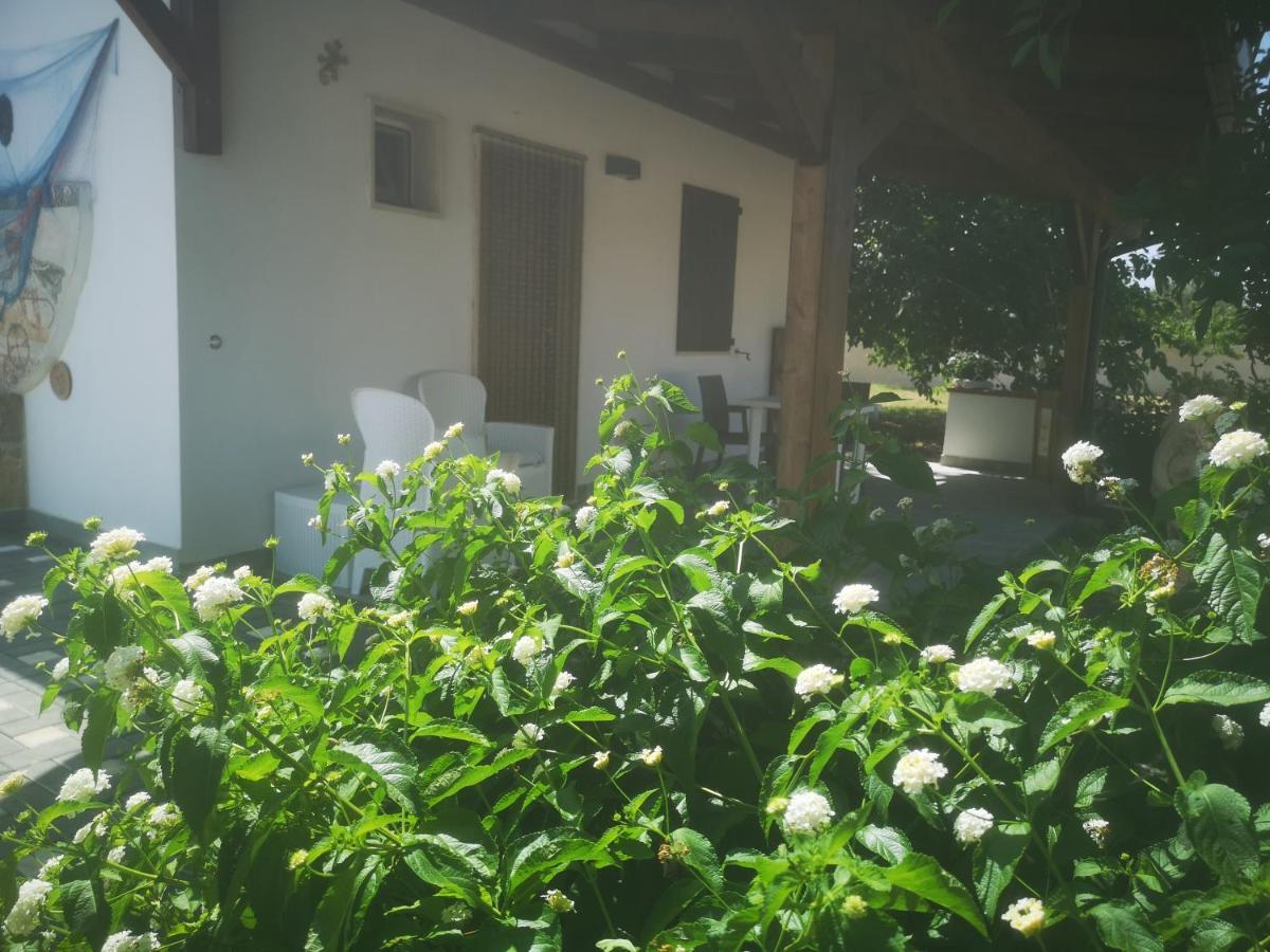 B&B Angolo Magico Parabita Dış mekan fotoğraf